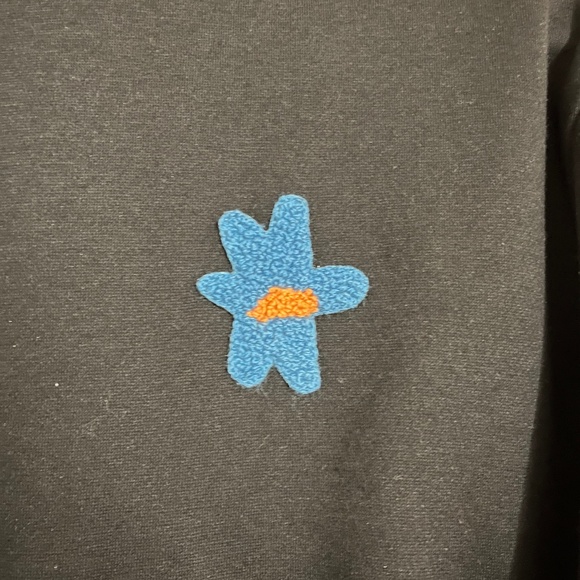 Compania Fantastica Women’s Black w/ Blue Floral Patch Sweatshirt Sz-S - Picture 3 of 5